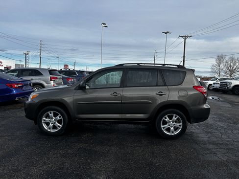Used 2011 Toyota RAV4 4WD image 2