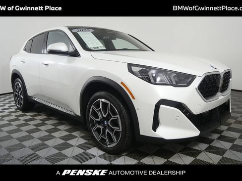 Certified 2025 BMW X2 xDrive28i AWD/4WD image 1