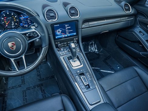 Used 2025 Porsche 718 Boxster image 18