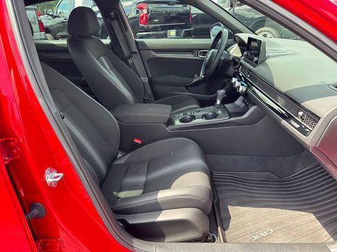 Used 2025 Honda Civic Sport image 14