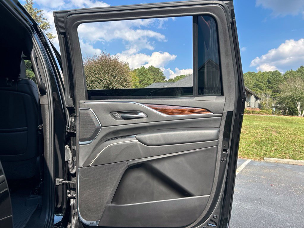 Used 2021 Cadillac Escalade ESV Premium Luxury w/ LPO, Radiant Package AWD/4WD image 60