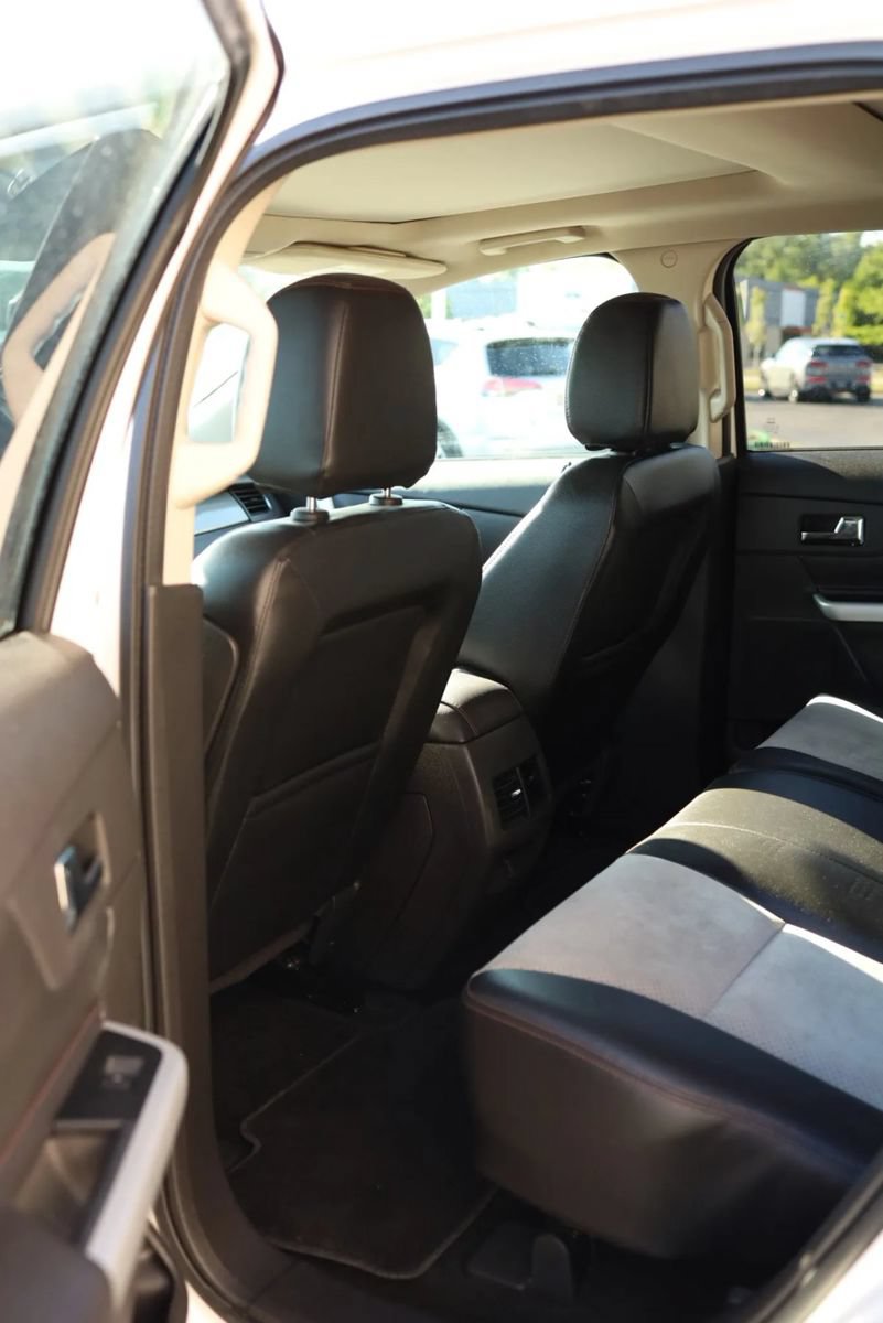Used 2014 Ford Edge SEL w/ Equipment Group 205A AWD/4WD image 30
