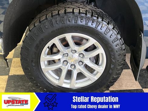 Used 2021 Chevrolet Silverado 1500 LT w/ Z71 Off-Road Package image 6