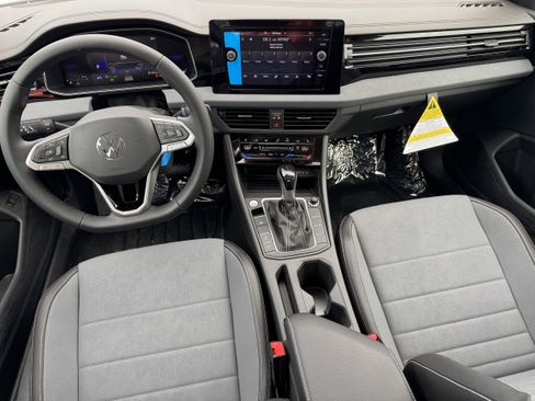 New 2025 Volkswagen Jetta SE image 14