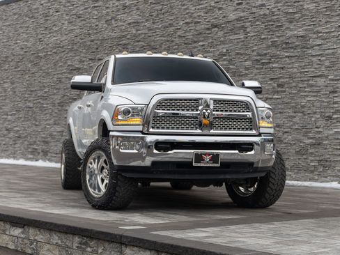 Used 2014 RAM 2500 Laramie image 2