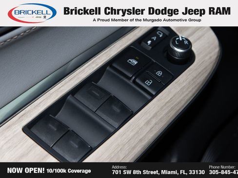 Used 2022 Toyota Venza XLE image 28