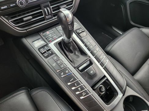Used 2019 Porsche Macan S AWD/4WD image 22