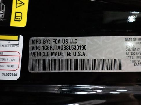 New 2025 Jeep Gladiator Sport image 47