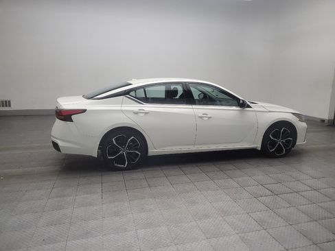 Used 2025 Nissan Altima 2.5 SR FWD image 10