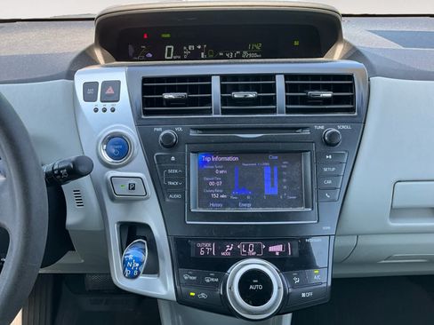 Used 2013 Toyota Prius V Two FWD image 11