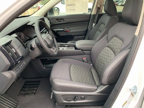 New 2026 Nissan Pathfinder SV image 15