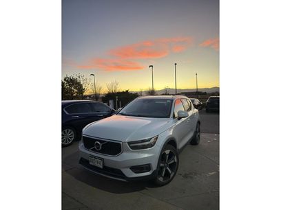 Used 2020 Volvo XC40 T5 Momentum