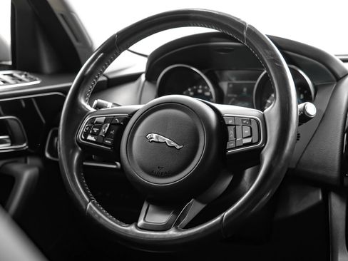 Used 2018 Jaguar F-PACE Premium AWD/4WD image 12