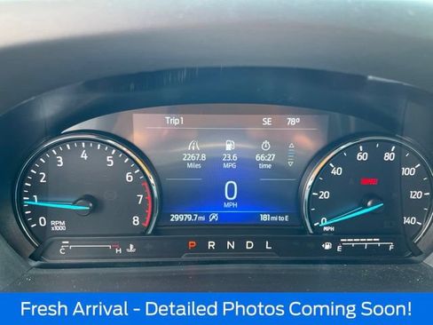 Used 2024 Ford Explorer XLT w/ Equipment Group 202A AWD/4WD image 12