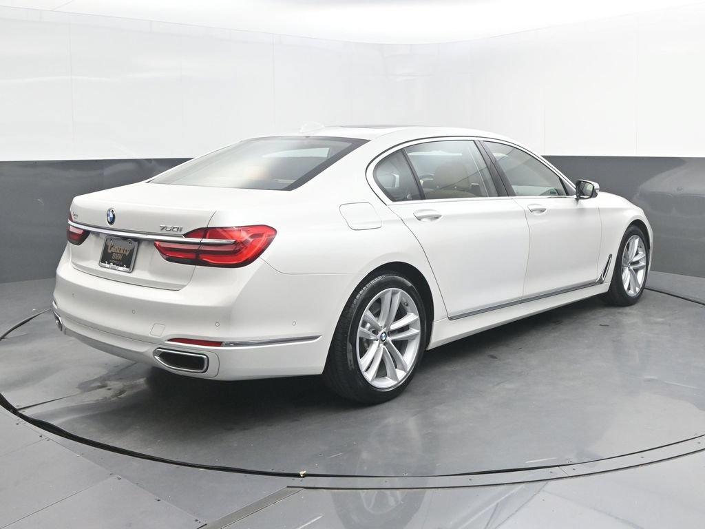 Used 2019 BMW 750i w/ Executive Package RWD image 7