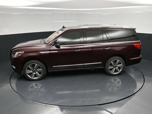 Used 2018 Lincoln Navigator Reserve w/ Technology Package AWD/4WD image 44