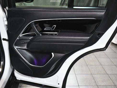 Used 2024 Land Rover Range Rover SE image 16