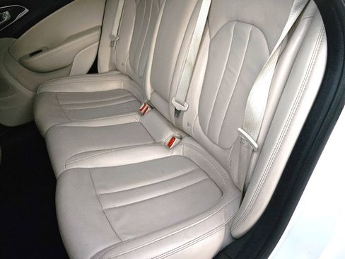 Used 2016 Chrysler 200 Limited image 13