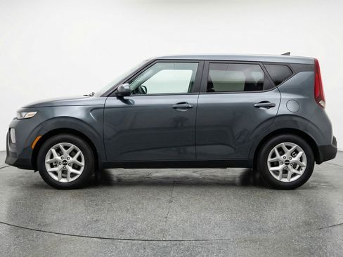 Used 2025 Kia Soul LX w/ LX Technology Package image 5