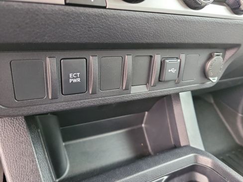 Used 2021 Toyota Tacoma SR w/ SR Convenience Package image 28