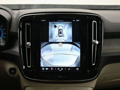 Used 2024 Volvo XC40 B5 Plus w/ Protection Package Premier image 21