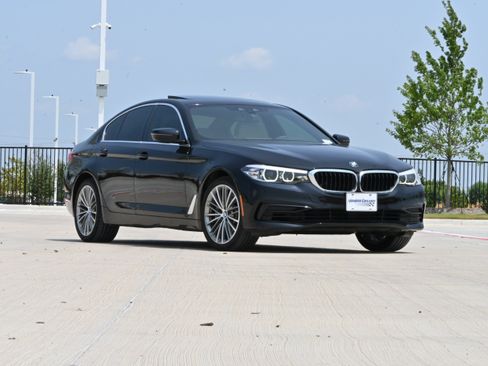Used 2020 BMW 530i w/ Convenience Package RWD image 2