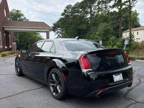 Used 2023 Chrysler 300 C RWD image 4