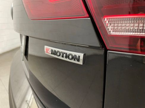 Used 2020 Volkswagen Tiguan SEL AWD/4WD image 7