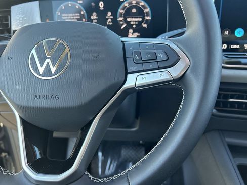 New 2026 Volkswagen Tiguan SE FWD image 20