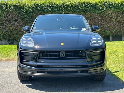 Certified 2025 Porsche Macan AWD/4WD image 11