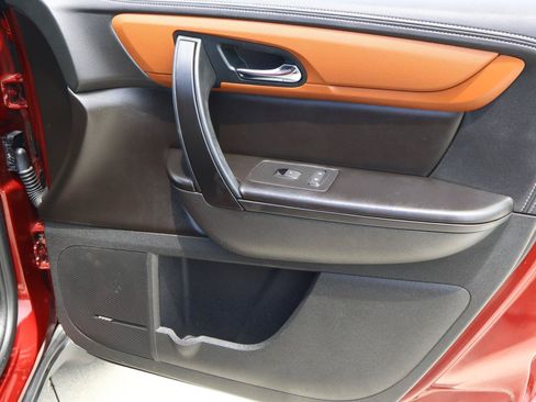 Used 2017 Chevrolet Traverse LT w/ Traveler's Package FWD image 17