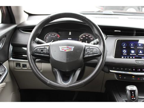 Used 2019 Cadillac XT4 Premium Luxury image 14