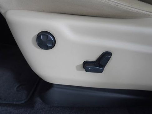 Used 2018 Jeep Grand Cherokee Limited image 21