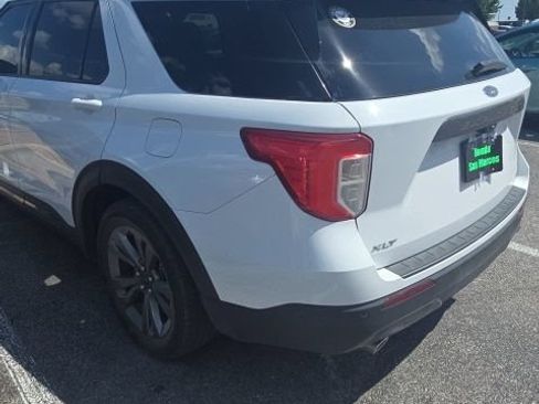 Used 2021 Ford Explorer XLT w/ Equipment Group 202A RWD image 7