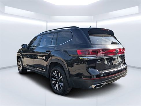 New 2026 Volkswagen Atlas SE image 5