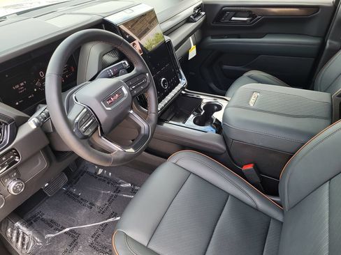 New 2026 GMC Yukon AT4 w/ AT4 Premium Package AWD/4WD image 7