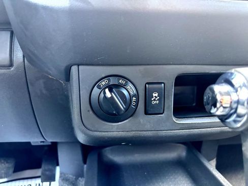 Used 2015 Nissan Xterra X image 23