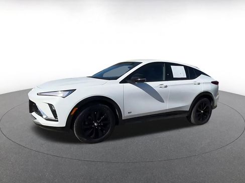 Used 2025 Buick Envista Sport Touring image 8