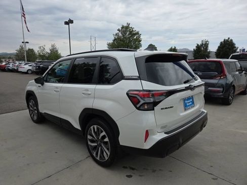 Used 2025 Subaru Forester Touring AWD/4WD image 7