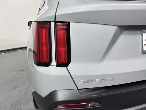 Certified 2023 Kia Sorento SX Prestige AWD/4WD image 32