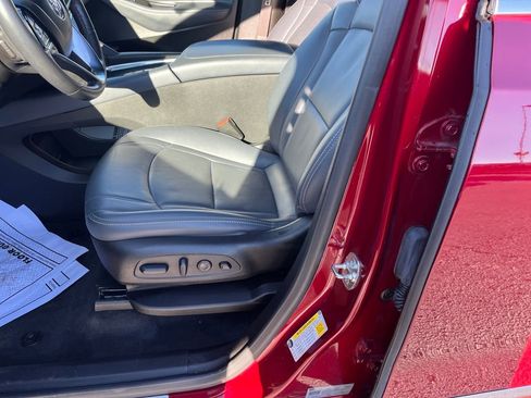 Used 2024 Buick Enclave Premium image 20