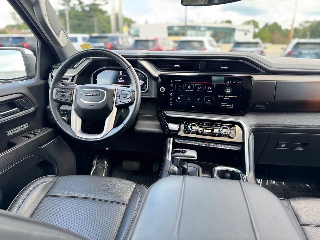 Used 2024 GMC Sierra 1500 Denali AWD/4WD image 12