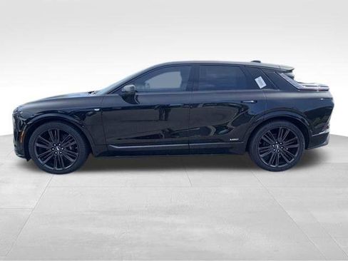 New 2026 Cadillac Lyriq V image 2