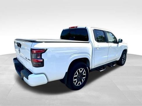 Used 2024 Nissan Frontier SL w/ Technology Package AWD/4WD image 6