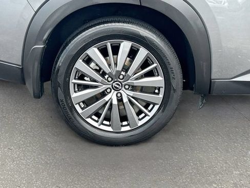 Certified 2024 Nissan Pathfinder SL w/ SL Premium Package FWD image 33