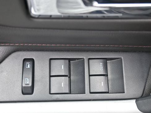Used 2013 Ford Edge SEL FWD image 18