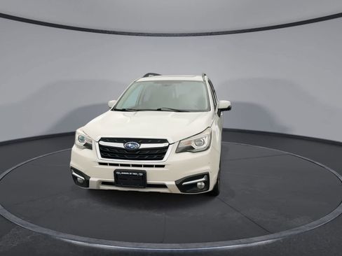 Used 2017 Subaru Forester 2.5i Touring AWD/4WD image 3