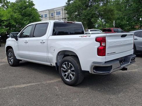 Used 2023 Chevrolet Silverado 1500 LT AWD/4WD image 6