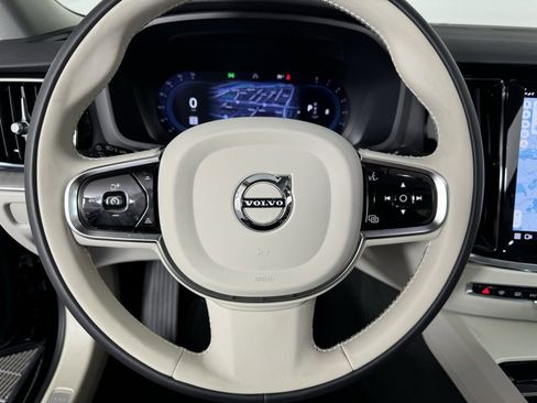 New 2024 Volvo S60 B5 Plus w/ Climate Package image 28