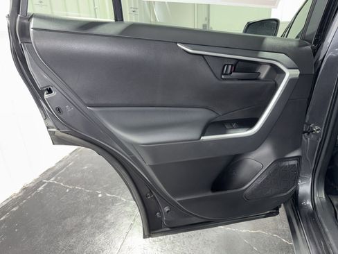 Used 2022 Toyota RAV4 LE image 15